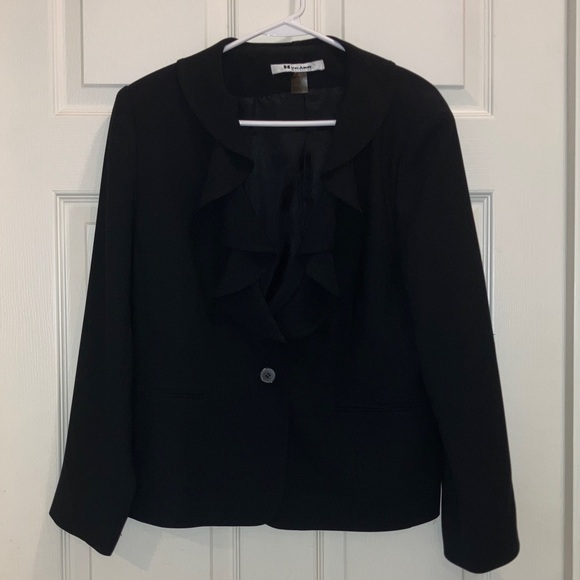 NyGard Black Womens Ruffled Front Jacket - Picture 2 of 5
